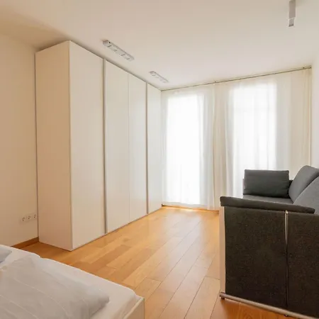 Watt N Apartment